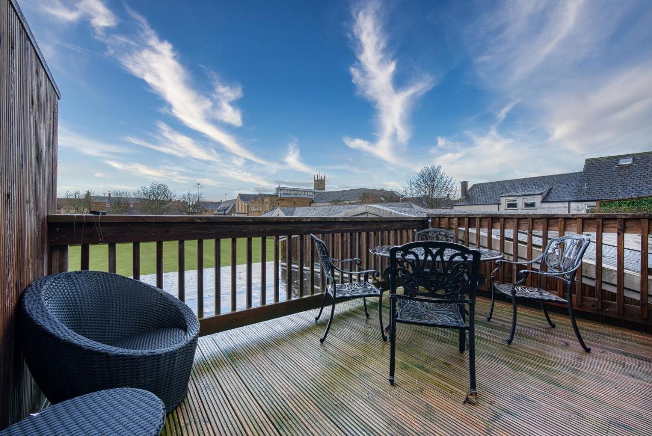 Ashcroft Loft By Timeless Stays - Stunning 3 Bedroom, 2 Bathrooms, Charming Central Apartment Featuring A Balcony Cirencester Exterior foto